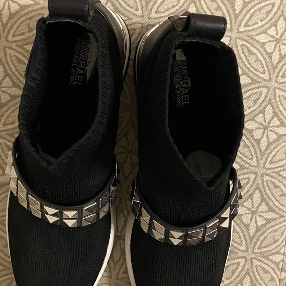 COPY - Michael Kors Skyler Studded Knit Boots Black Size 8. Worn twice (with so… - Picture 6 of 8